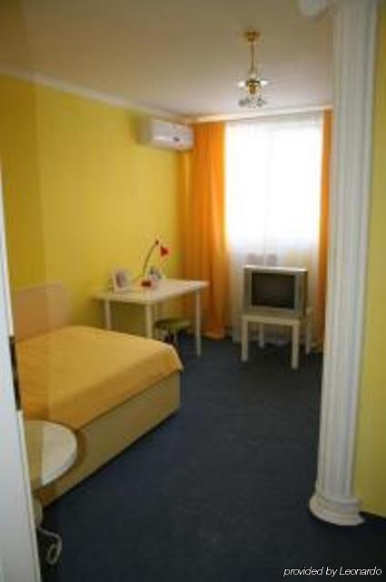 Hotel Nelisse Boekarest Kamer foto
