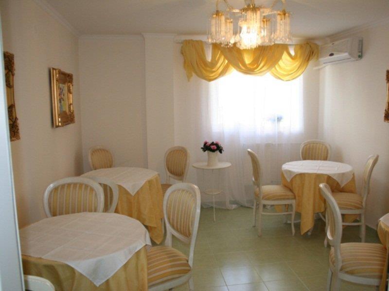 Hotel Nelisse Boekarest Restaurant foto